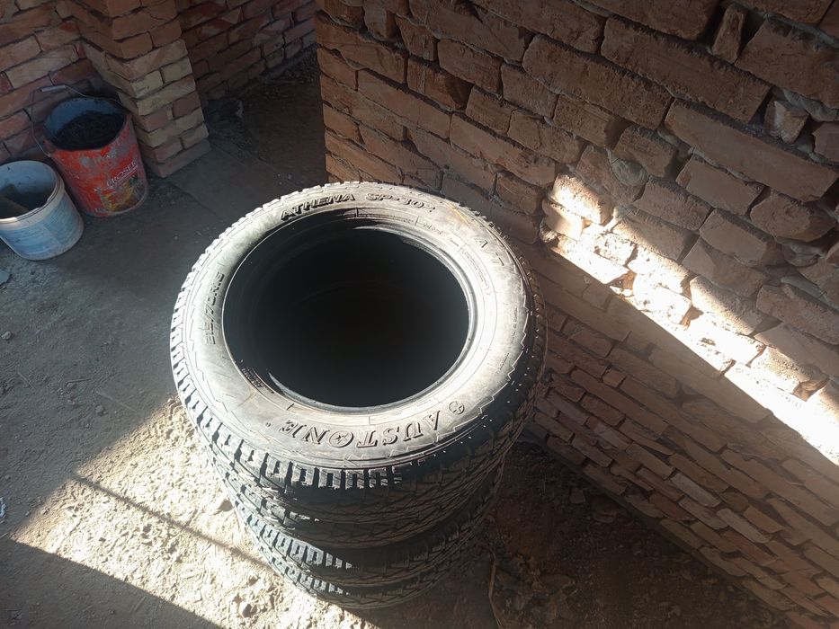 Продам гризевые шины