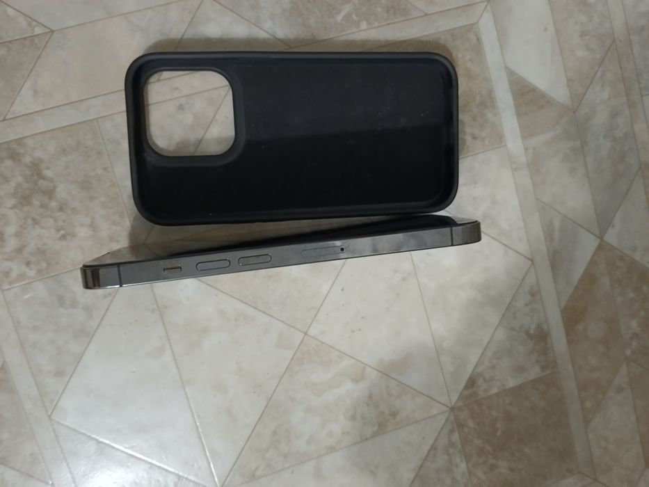 Продам Айфон 13 про 256гб