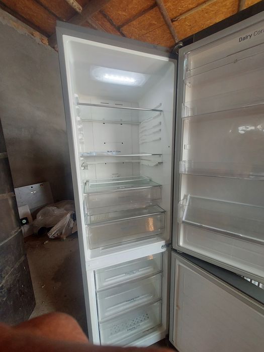 LG холодильник продам
