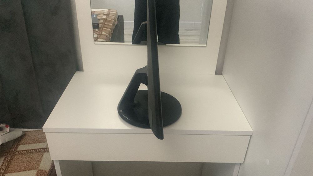 Монитор б,у в отличном состоянии