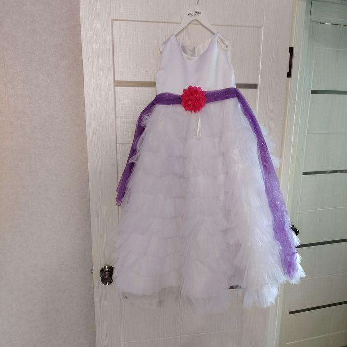 Продам детское платье.