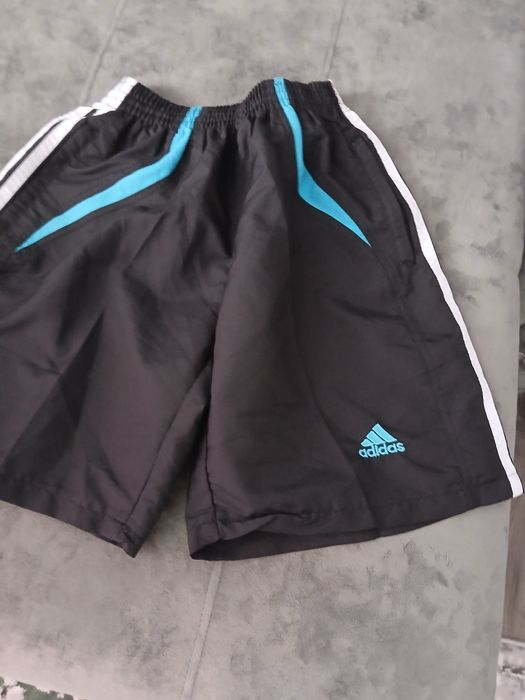 Pantaloni scurti Adidas  barbat