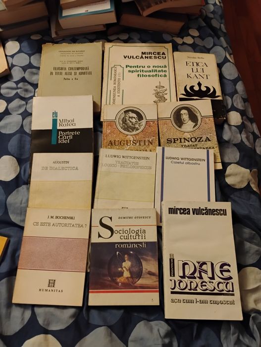 Carte filosofie, istorie, literatura.