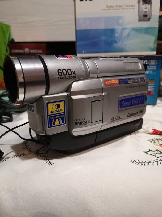 Видео камери MiniDV и VHS C