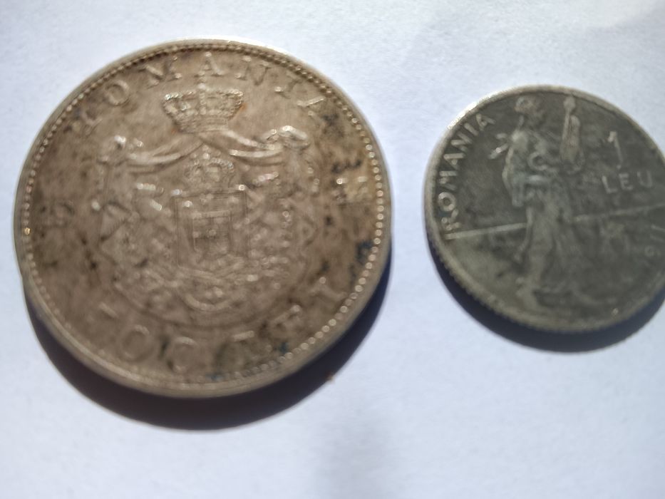 De vânzare două monede românești de argint