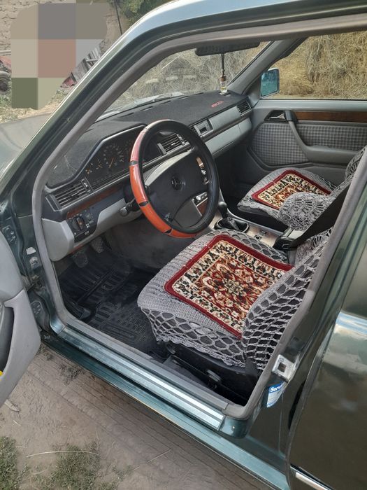Mercedes-Benz 124