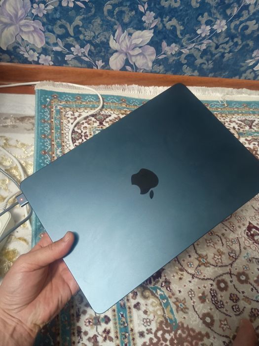 Продаю Macbook Air M2 256gb