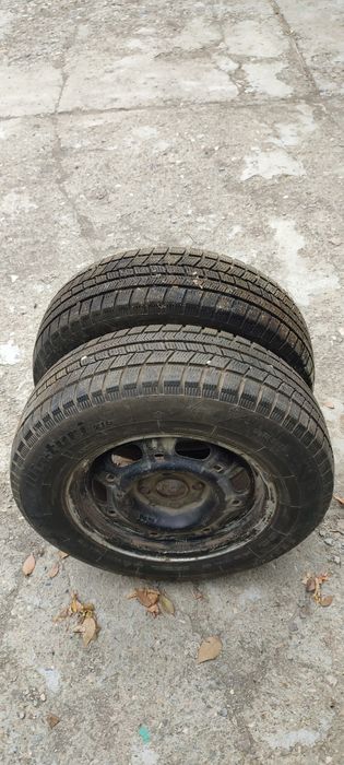 Шины 2 штук с дисками