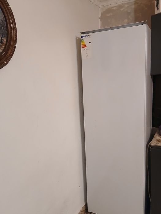 Vând două frigidere funcționale amândouă 700 lei amândouă