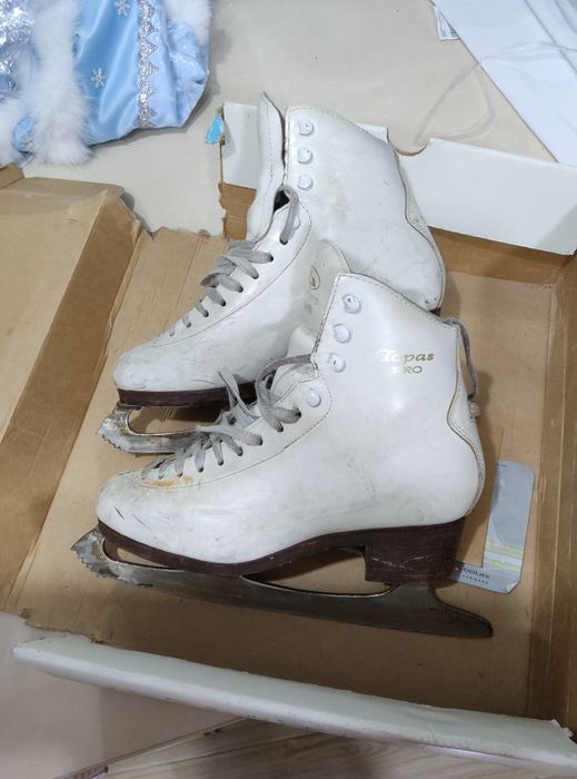 Коньки фигурные Botas