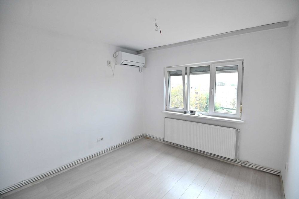 Apartament decomandat renovat complet, centrală proprie, zonă liniștită - Direct de la proprietar