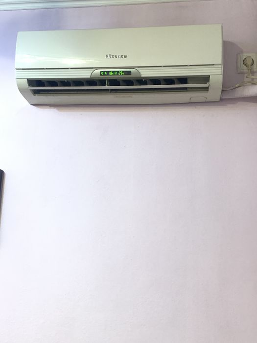 Кондиционер Hisense -12 в идеальном состоянии