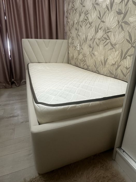 Продам 2 кровати одиноковые!