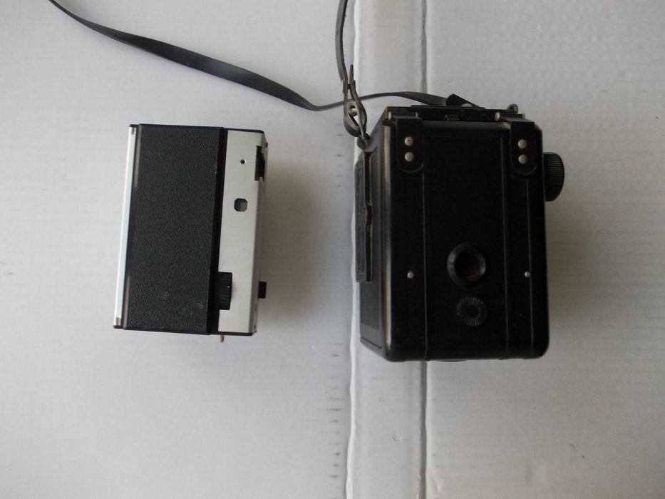 2 aparate de fotografiat vechi de colectie