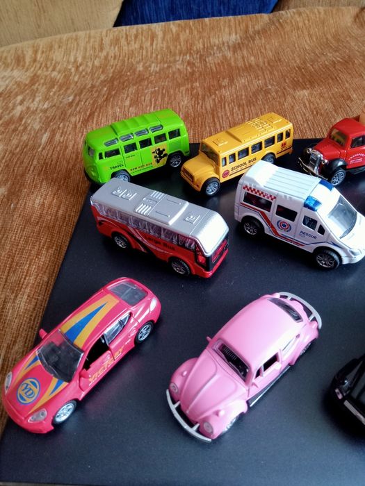 Машинка игрушечная