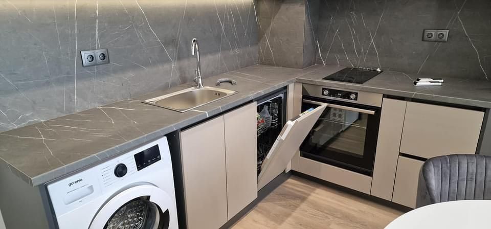 Дава се под наем Двустаен апартамент в Пловдив, Център - 60 кв.м за 588.03 € - Снимка #2