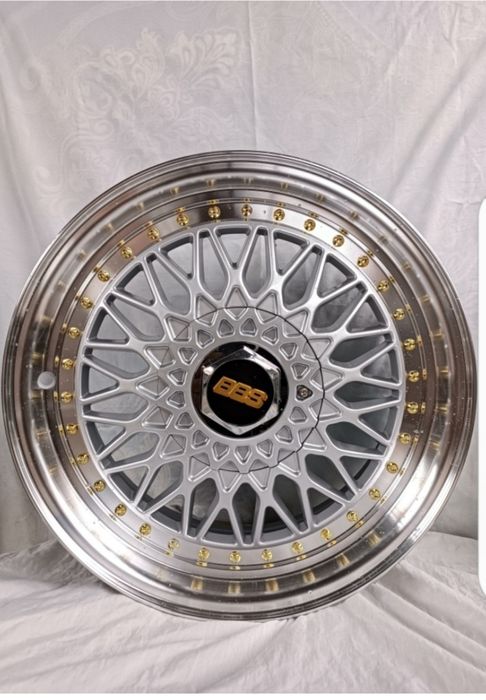 Срочно  продам диски литые .