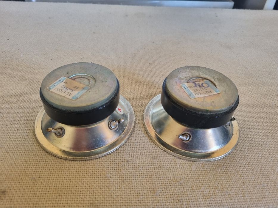 Set Difuzoare Medii Grundig. 4 ohms,10 watts, 8,9 cm. Impecabile