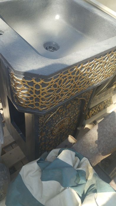 Keng turdagi Vanna va rakvinalar