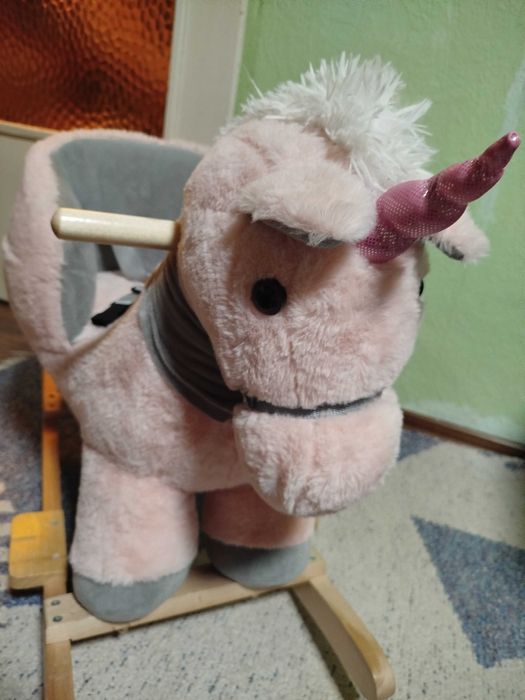 Детско конче люлка със звуци