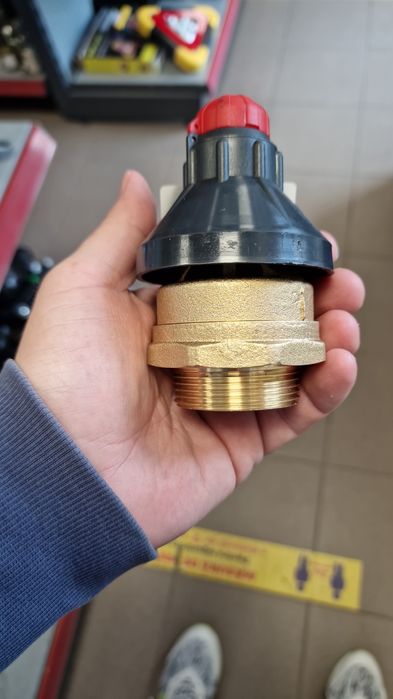 Supapa implozie bazin vidanja pentru a preveni implozie 285