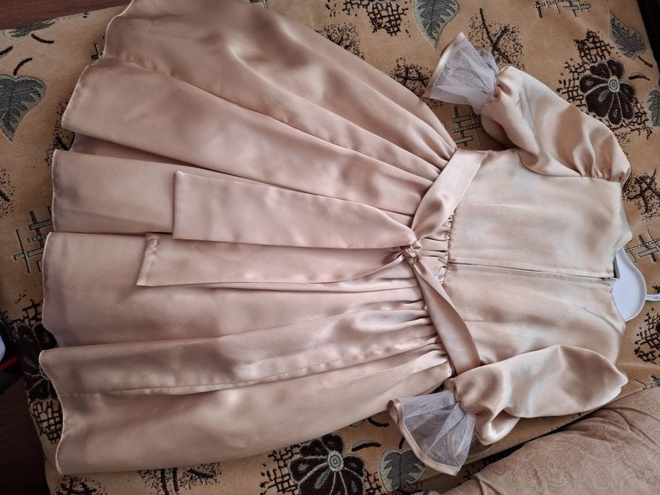 Детское платье золото