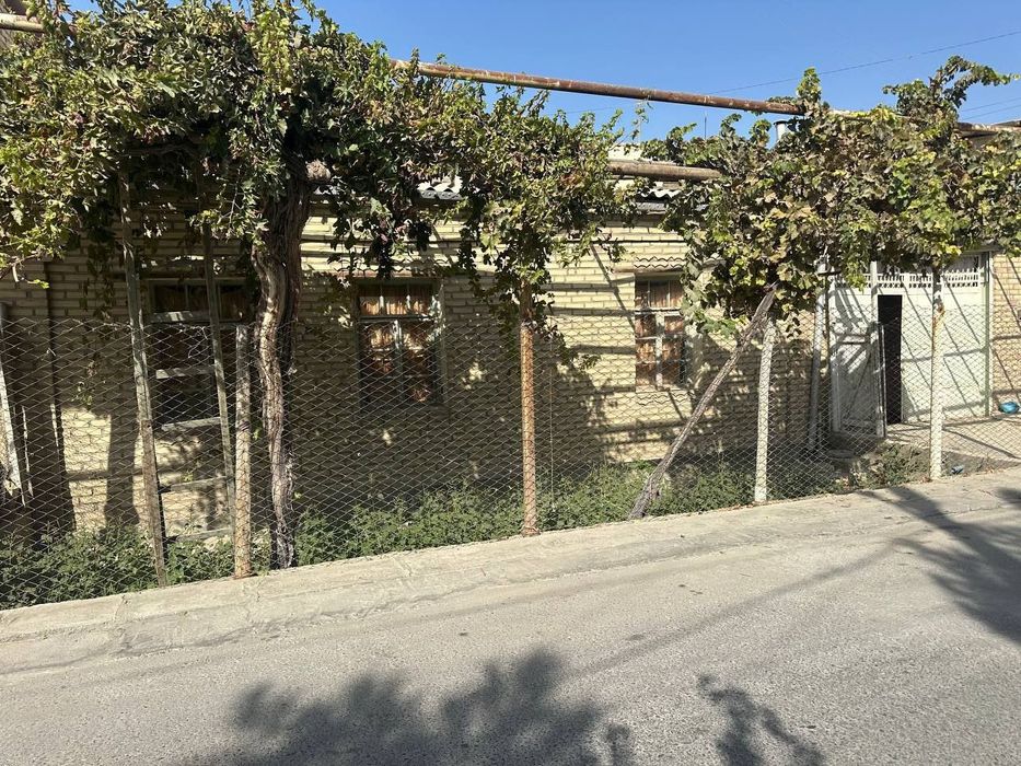 Шахарда ховли сотилади 4.10 сотих