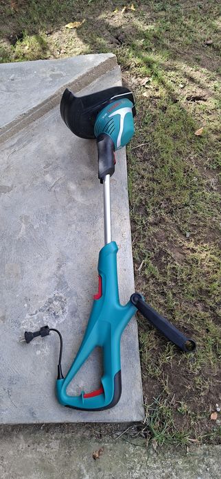 Trimmer de tuns gazonul