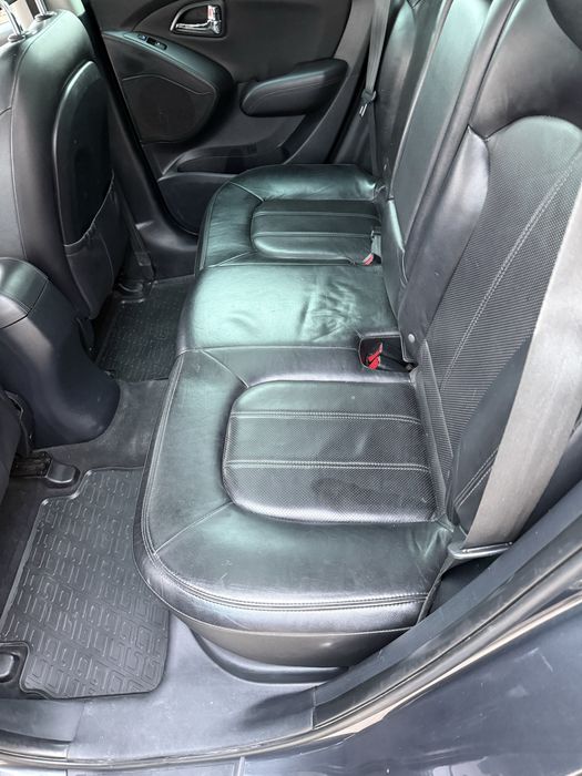 Hyudai IX35 автоматик 184к.с 4х4 кожен салон напълно обслужен.