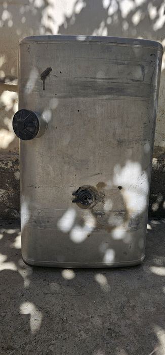 Бак 300литрли сотилади