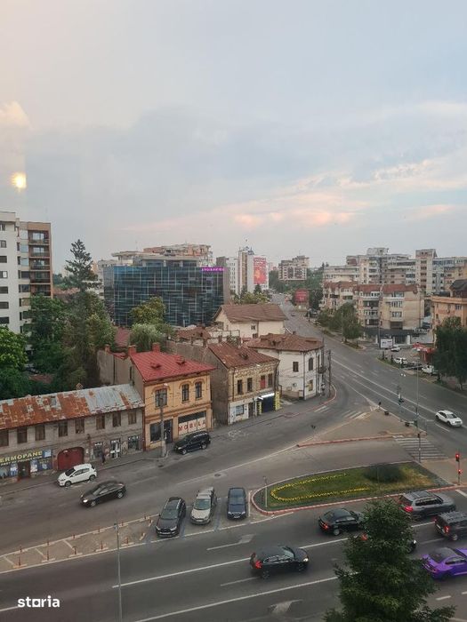 Apartament   3 camere, doua  balcoane , central Pitesti