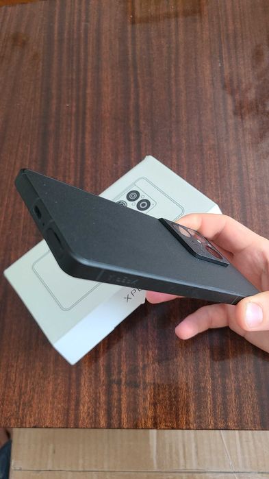 Sony Xperia 1 VIII глобален с e-sim, Android auto, меню на български 2 години гаранция