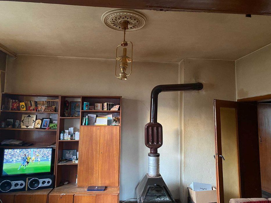 Продава се Тристаен апартамент в Карлово - 100 кв.м за 811 €/кв.м - Снимка #1