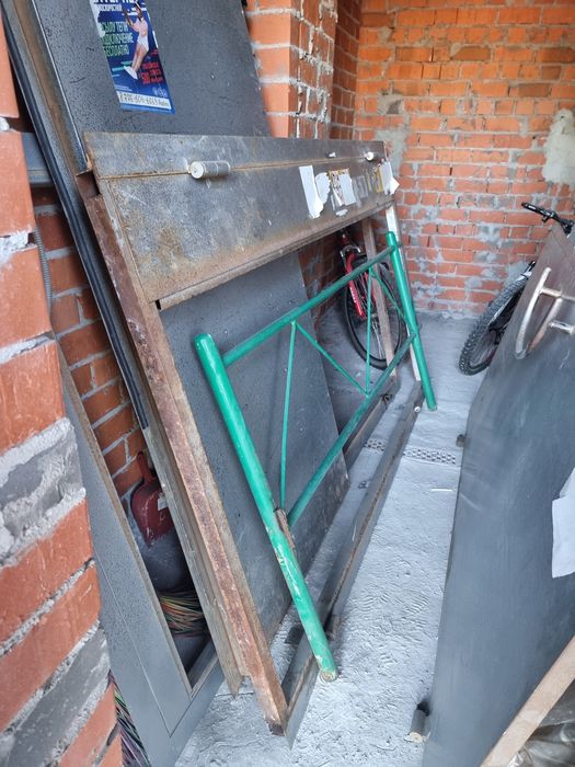 Продам подъездные двери б/у, 3 комплекта