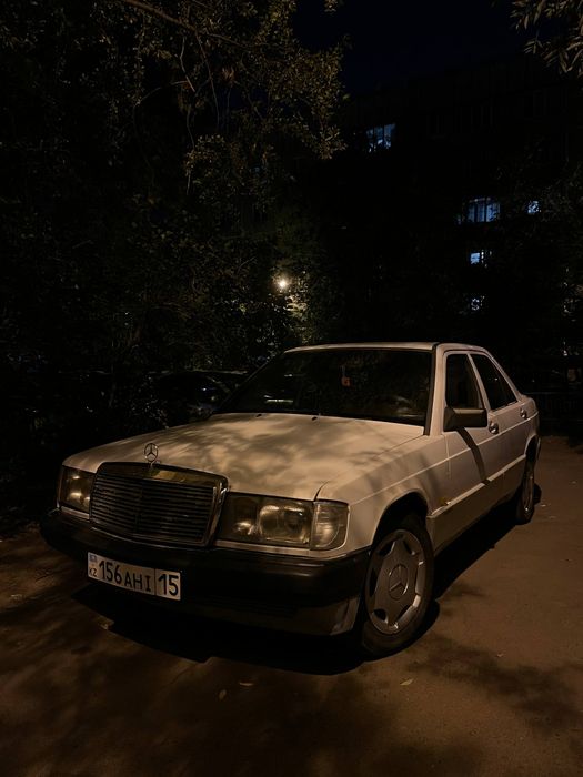 Мерседес-Бенз 190