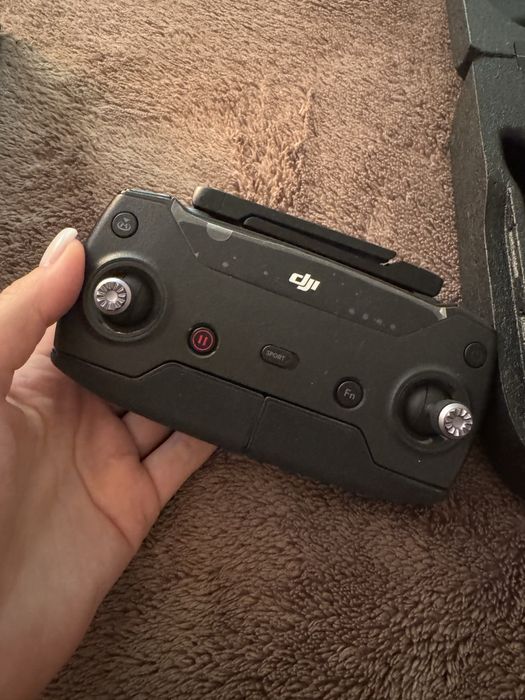 Продам  дрон Dji spark