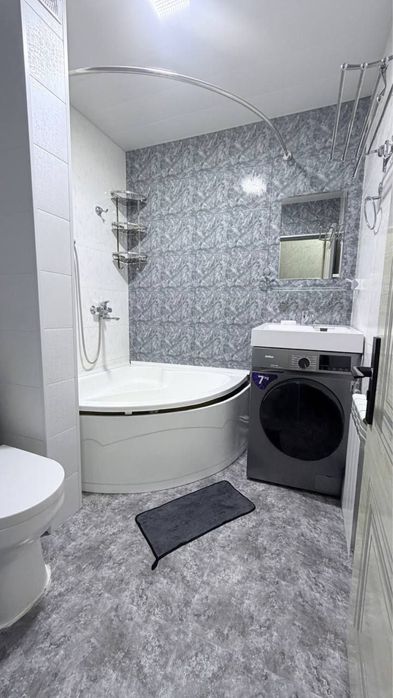 Яккасарай район Новостироайка Саламатина 1/3/10. 39м2 Срочно Продам