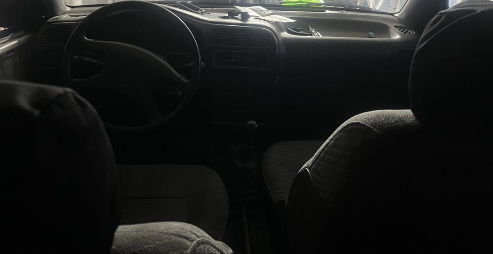 Nissan sunny n14