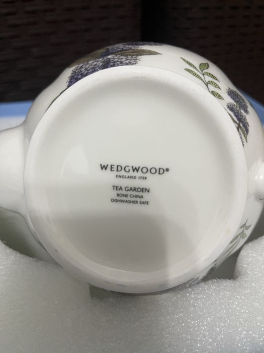 Чайник фарфоровый