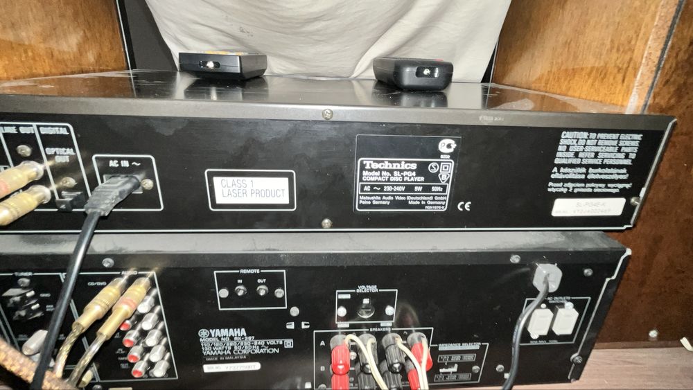 Музыкальная стойка, колонки