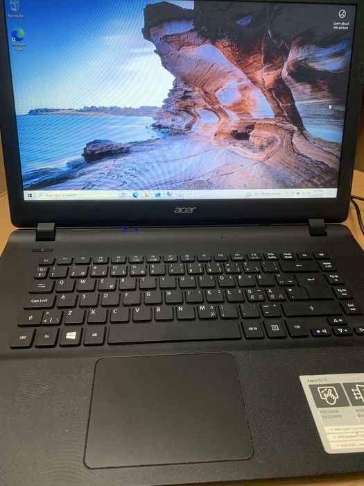 Laptop Acer Aspire ES1-520-365Z
