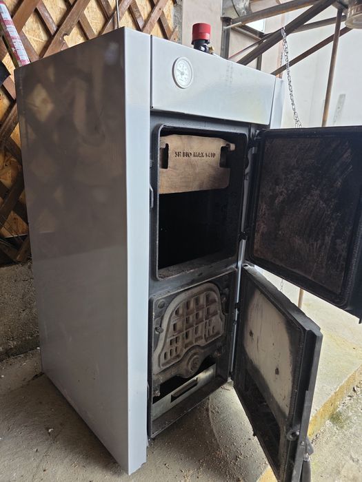 Centrală / Cazan din fontă Hunor LX 5 (28 kW) – Stare excelentă, folosită doar 3 luni