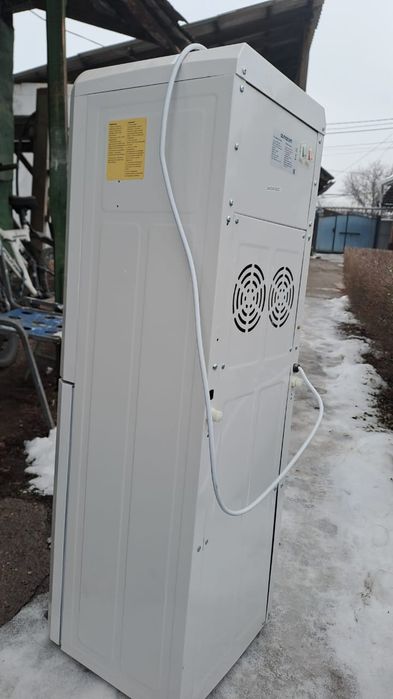 Кулер для воды горячей холодной