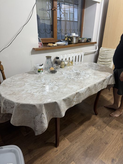 Продам кухонный дерявянный стол