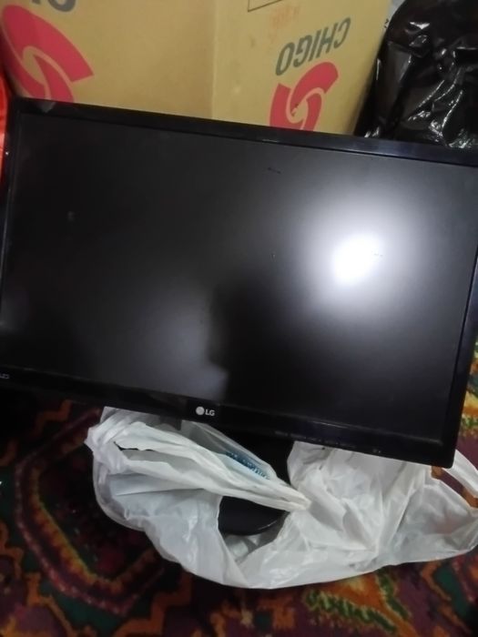 Продам 2 монитора в хорошем состоянии