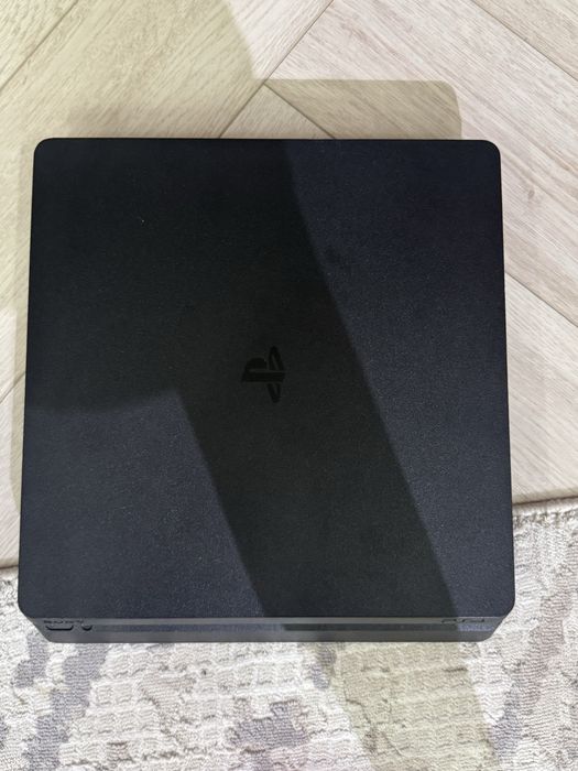 Playstation 4 идеальное состояние