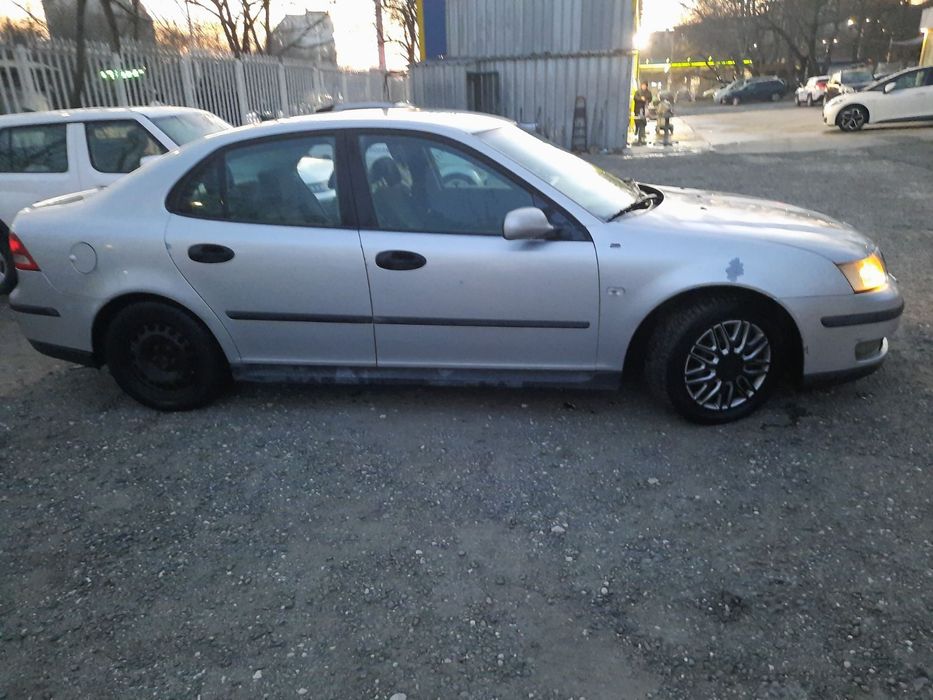 Автомобил  -Saab