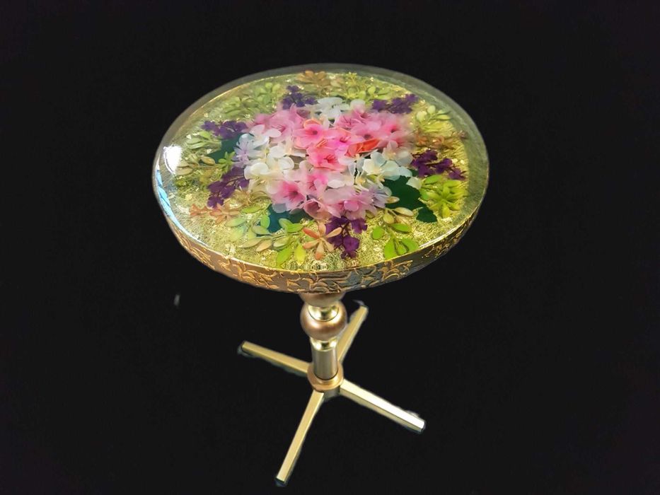 Декоративна масичка от смола