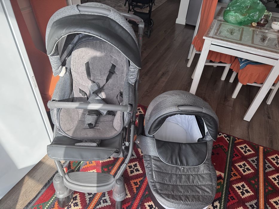 Коляска с люлькой Adamex