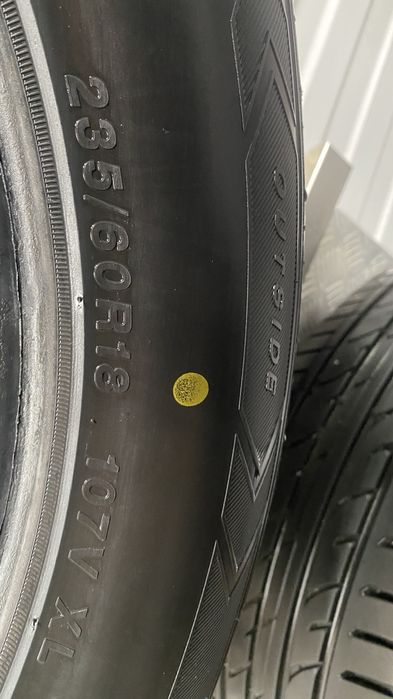 Продам шины на 18